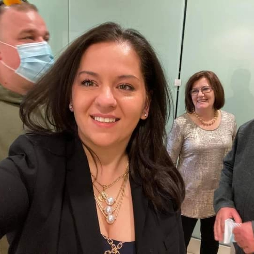 Meet your Posher, Leonora